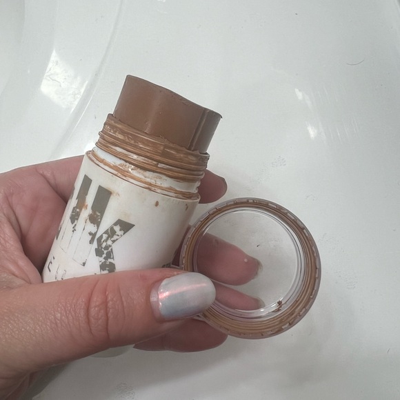 Milk Baked Matte Bronzer Stick - Picture 4 of 5